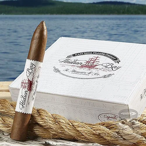 Gurkha Hudson Bay Robusto (5.0"x50) Pack of 5